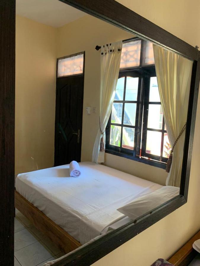 Lisa Homestay Gili Trawangan Exterior photo