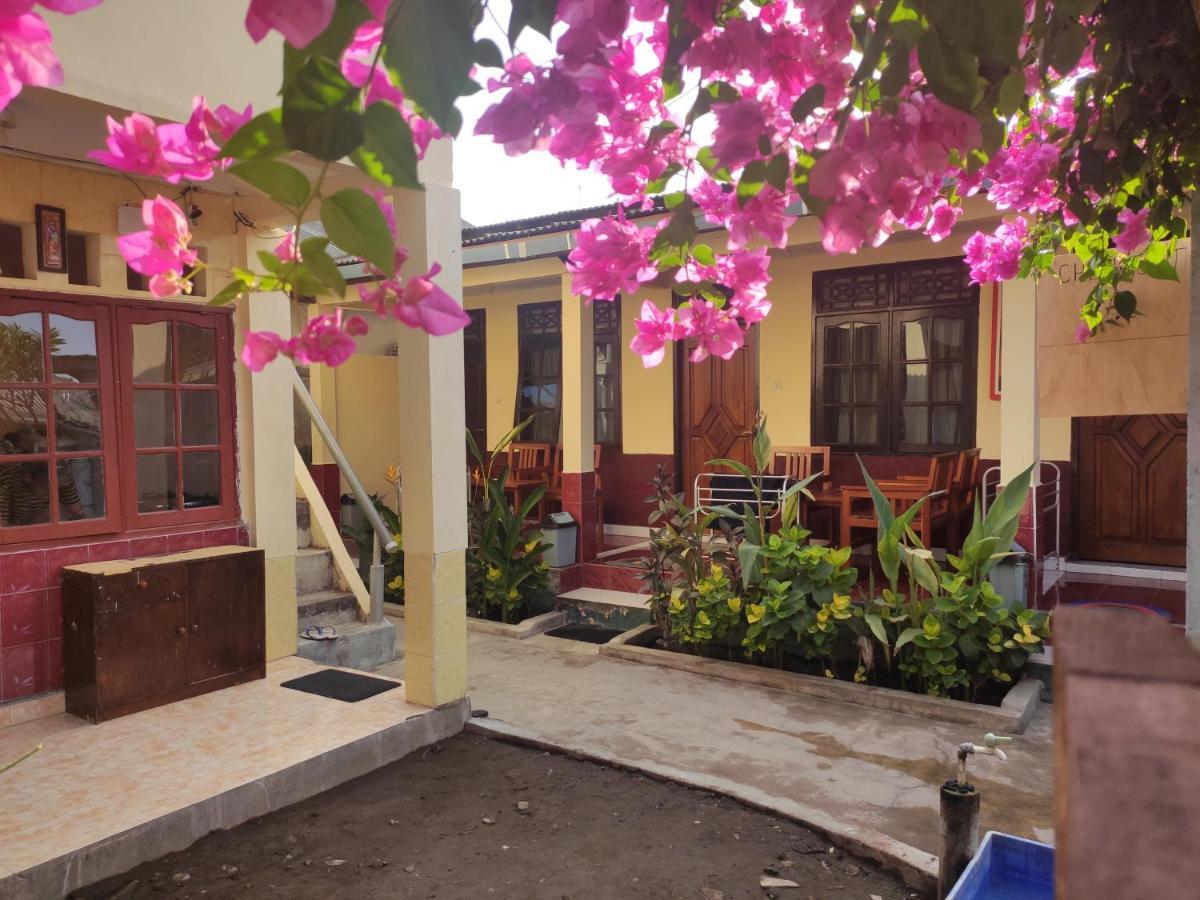Lisa Homestay Gili Trawangan Exterior photo